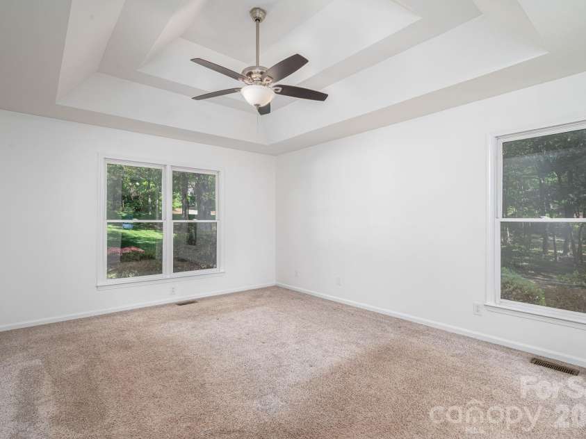 226 Bay Shore Drive, Belmont, NC 28012.  MLS# CAR4366773, YatesRealty ID 12629. 