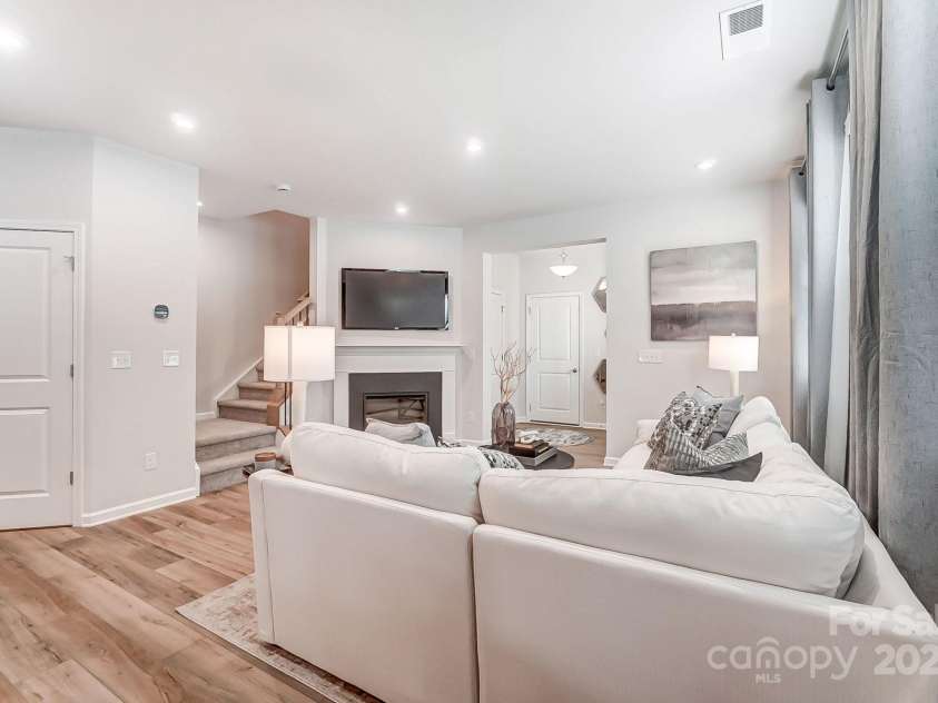 292 Laura Elizabeth Lane, Clover, SC 29710.  MLS# CAR4258254, YatesRealty ID 12631. 