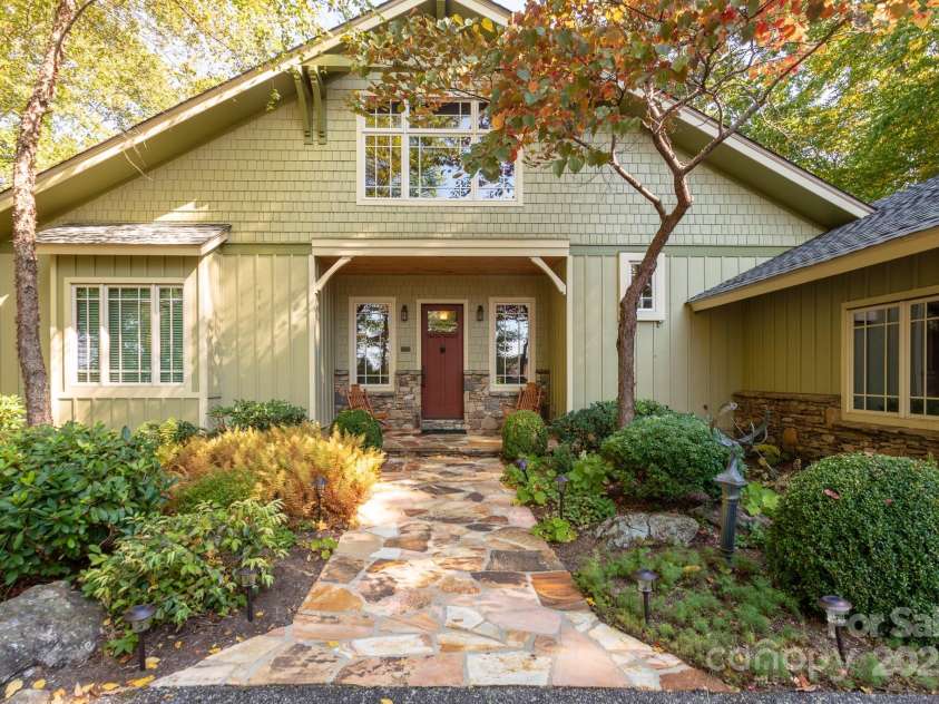 324 Austin Mountain Drive, Burnsville, NC 28714.  MLS# CAR4256506, YatesRealty ID 12632. 