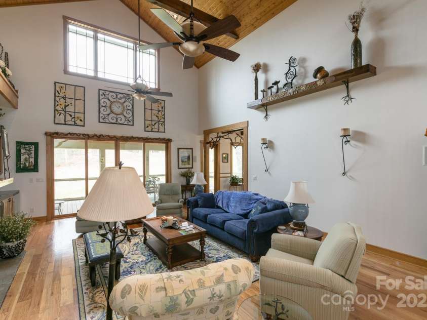 324 Austin Mountain Drive, Burnsville, NC 28714.  MLS# CAR4256506, YatesRealty ID 12632. 