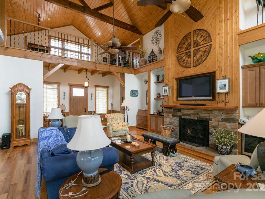 324 Austin Mountain Drive, Burnsville, NC 28714.  MLS# CAR4256506, YatesRealty ID 12632. 