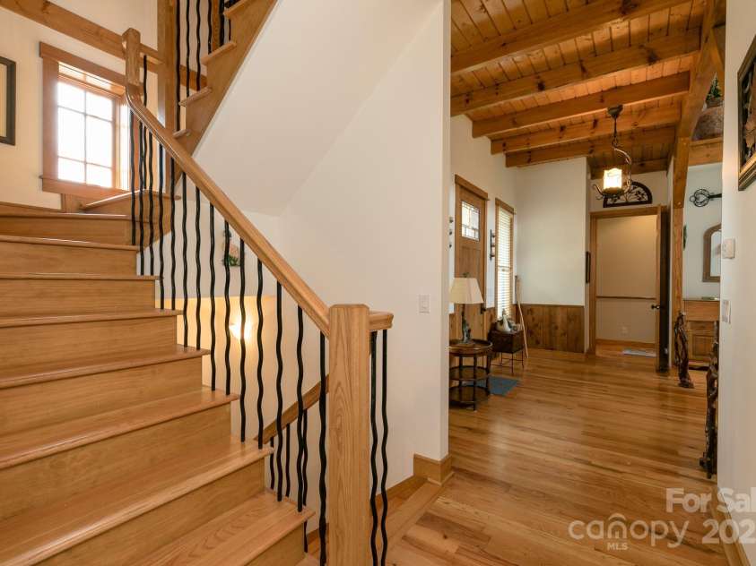 324 Austin Mountain Drive, Burnsville, NC 28714.  MLS# CAR4256506, YatesRealty ID 12632. 