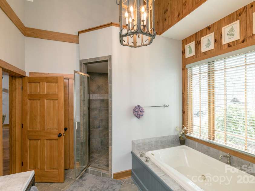 324 Austin Mountain Drive, Burnsville, NC 28714.  MLS# CAR4256506, YatesRealty ID 12632. 