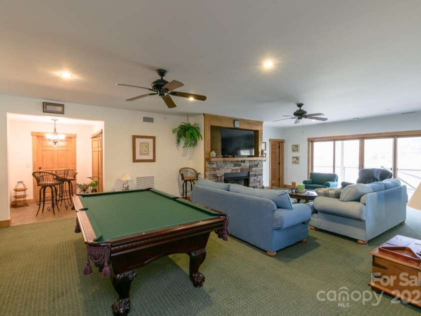 324 Austin Mountain Drive, Burnsville, NC 28714.  MLS# CAR4256506, YatesRealty ID 12632. 