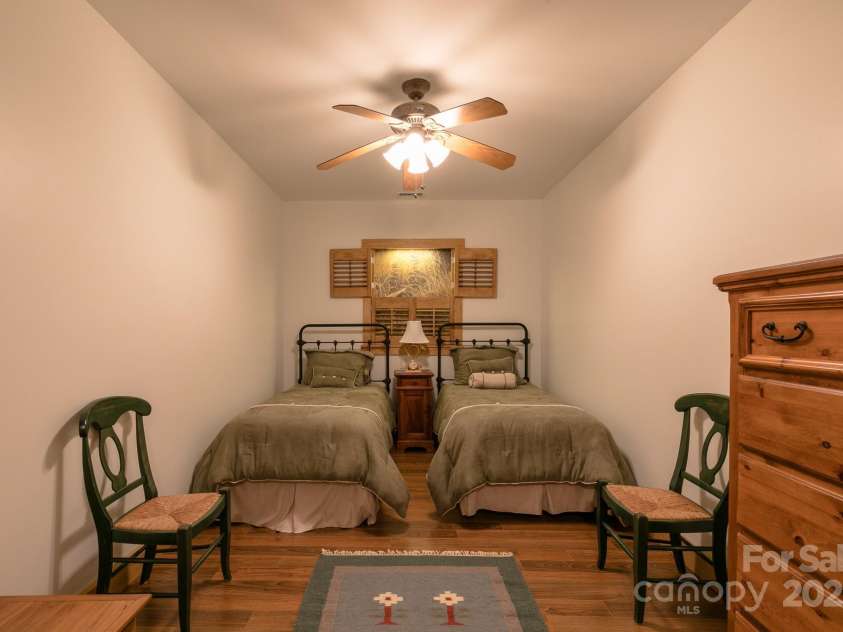 324 Austin Mountain Drive, Burnsville, NC 28714.  MLS# CAR4256506, YatesRealty ID 12632. 