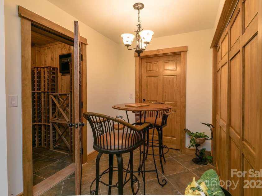 324 Austin Mountain Drive, Burnsville, NC 28714.  MLS# CAR4256506, YatesRealty ID 12632. 