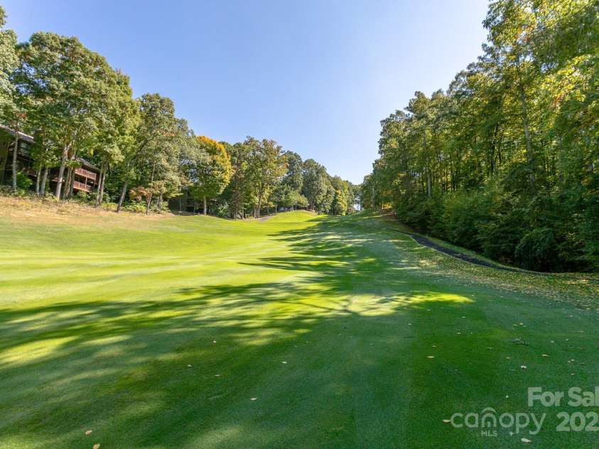 324 Austin Mountain Drive, Burnsville, NC 28714.  MLS# CAR4256506, YatesRealty ID 12632. 