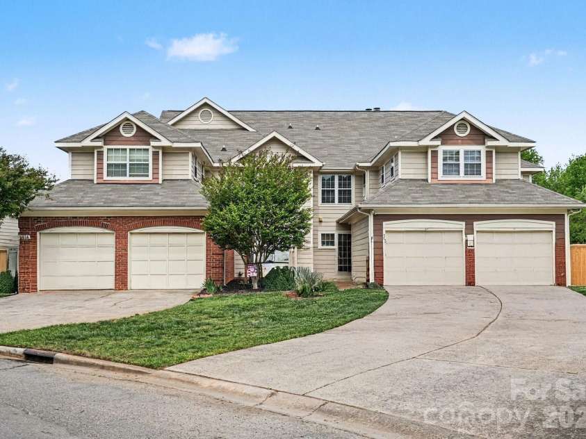 5813 Amity Springs Drive, Charlotte, NC 28212.  MLS# CAR4368141, YatesRealty ID 12632. 