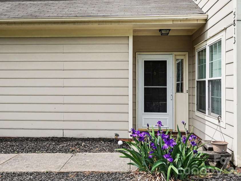 5813 Amity Springs Drive, Charlotte, NC 28212.  MLS# CAR4368141, YatesRealty ID 12632. 