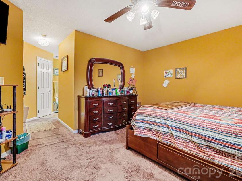 5813 Amity Springs Drive, Charlotte, NC 28212.  MLS# CAR4368141, YatesRealty ID 12632. 