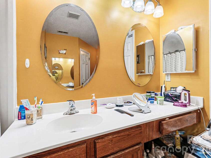 5813 Amity Springs Drive, Charlotte, NC 28212.  MLS# CAR4368141, YatesRealty ID 12632. 