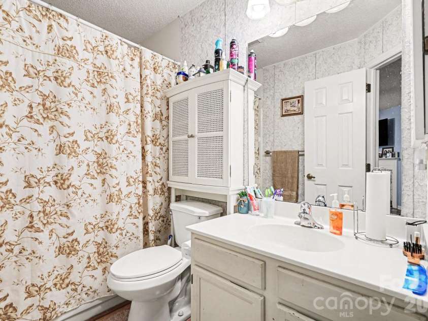 5813 Amity Springs Drive, Charlotte, NC 28212.  MLS# CAR4368141, YatesRealty ID 12632. 