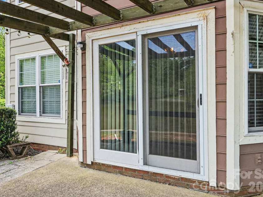 5813 Amity Springs Drive, Charlotte, NC 28212.  MLS# CAR4368141, YatesRealty ID 12632. 
