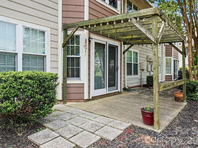5813 Amity Springs Drive, Charlotte, NC 28212.  MLS# CAR4368141, YatesRealty ID 12632. 