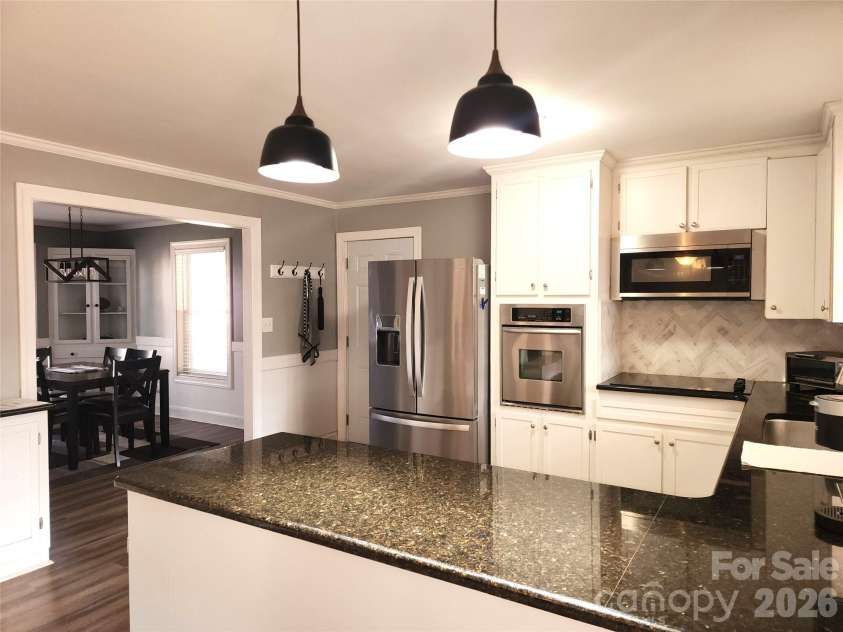 432 Virginia Avenue, Statesville, NC 28677.  MLS# CAR4334660, YatesRealty ID 12633. 