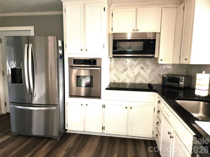 432 Virginia Avenue, Statesville, NC 28677.  MLS# CAR4334660, YatesRealty ID 12633. 