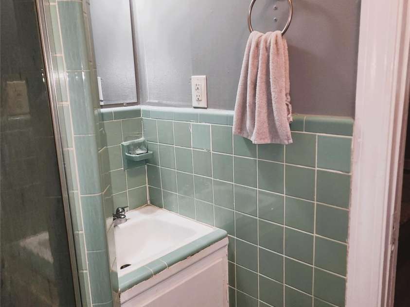 432 Virginia Avenue, Statesville, NC 28677.  MLS# CAR4334660, YatesRealty ID 12633. 
