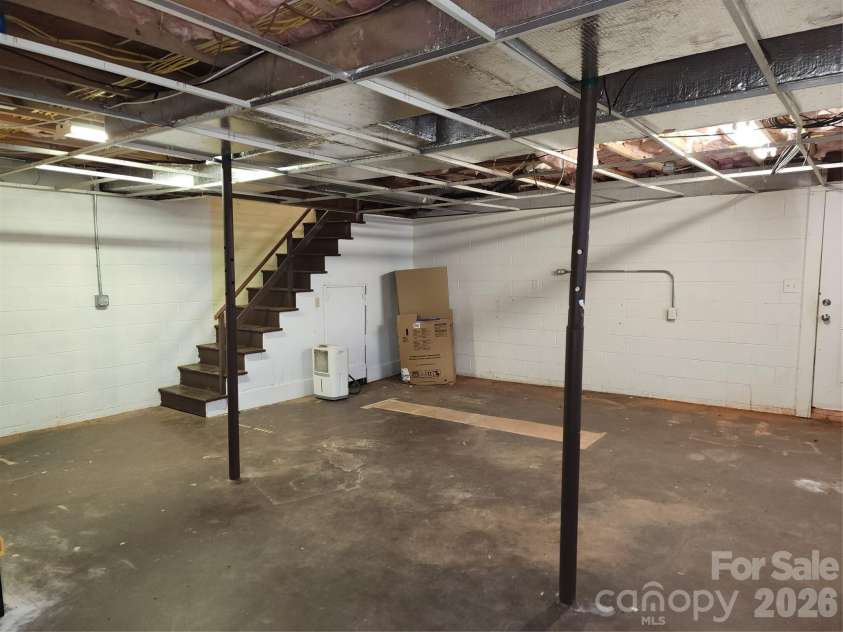 432 Virginia Avenue, Statesville, NC 28677.  MLS# CAR4334660, YatesRealty ID 12633. 