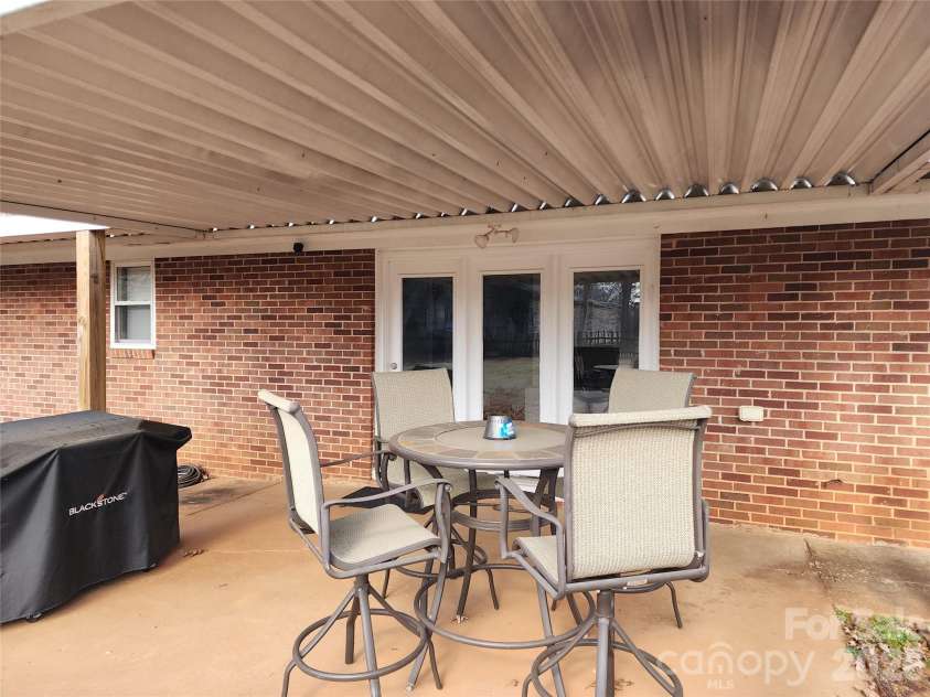 432 Virginia Avenue, Statesville, NC 28677.  MLS# CAR4334660, YatesRealty ID 12633. 
