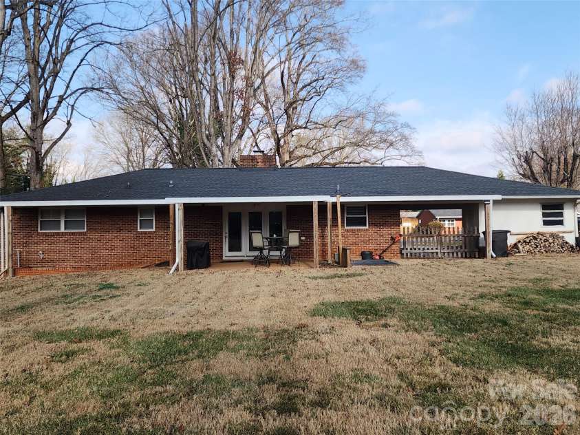 432 Virginia Avenue, Statesville, NC 28677.  MLS# CAR4334660, YatesRealty ID 12633. 