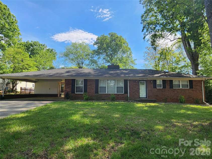 432 Virginia Avenue, Statesville, NC 28677.  MLS# CAR4334660, YatesRealty ID 12633. 