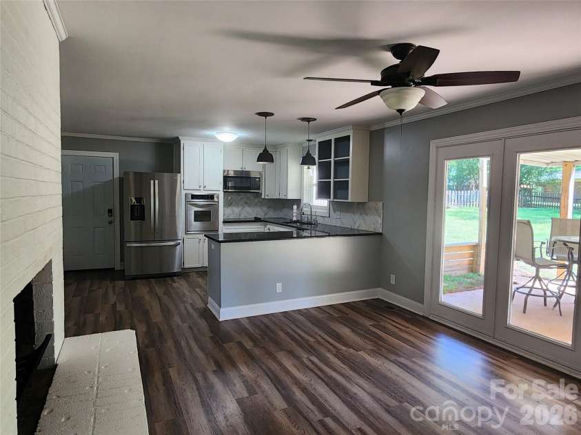 432 Virginia Avenue, Statesville, NC 28677.  MLS# CAR4334660, YatesRealty ID 12633. 