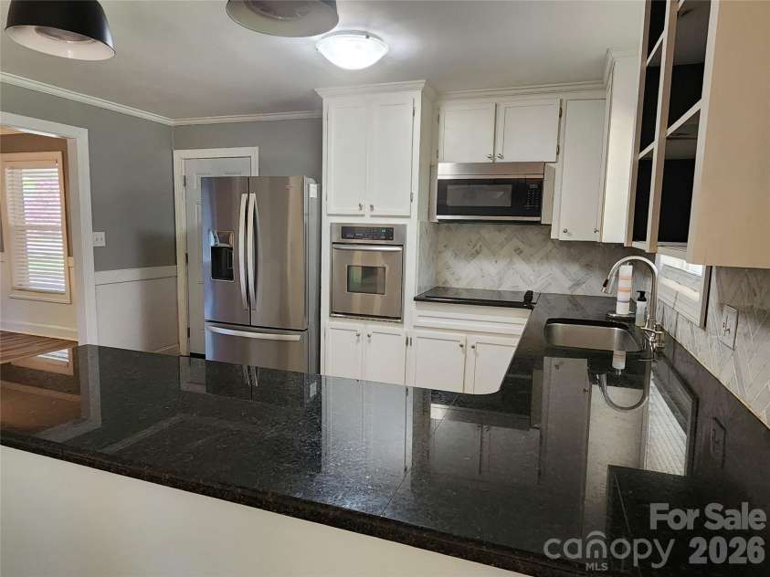432 Virginia Avenue, Statesville, NC 28677.  MLS# CAR4334660, YatesRealty ID 12633. 