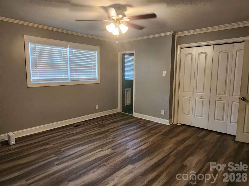 432 Virginia Avenue, Statesville, NC 28677.  MLS# CAR4334660, YatesRealty ID 12633. 