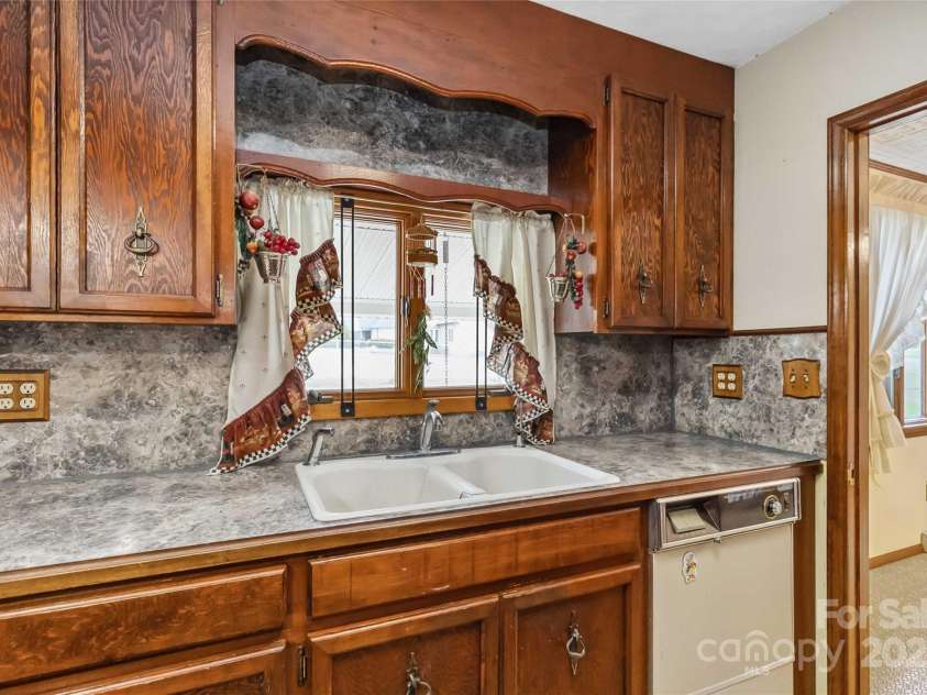 5643 Twinkle Drive, Concord, NC 28025.  MLS# CAR4234733, YatesRealty ID 12634. 