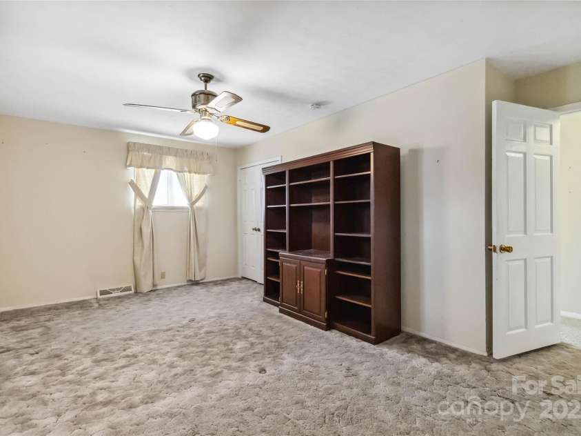 5643 Twinkle Drive, Concord, NC 28025.  MLS# CAR4234733, YatesRealty ID 12634. 