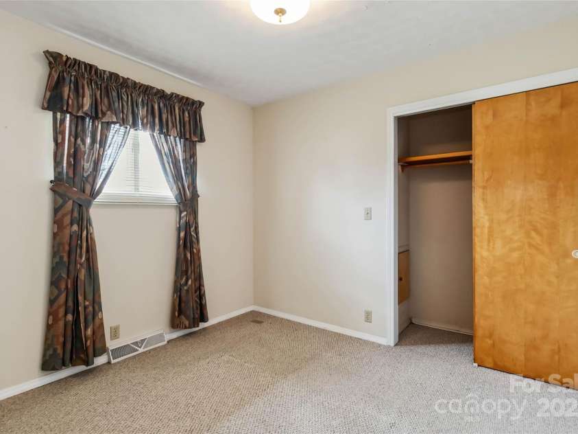 5643 Twinkle Drive, Concord, NC 28025.  MLS# CAR4234733, YatesRealty ID 12634. 
