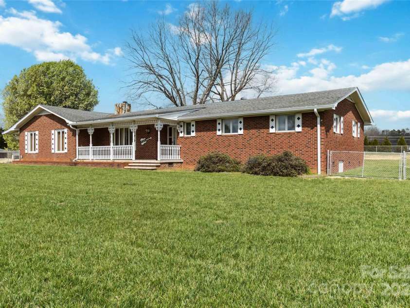 5643 Twinkle Drive, Concord, NC 28025.  MLS# CAR4234733, YatesRealty ID 12634. 