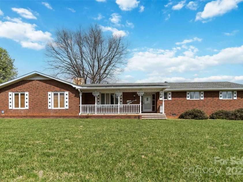 5643 Twinkle Drive, Concord, NC 28025.  MLS# CAR4234733, YatesRealty ID 12634. 