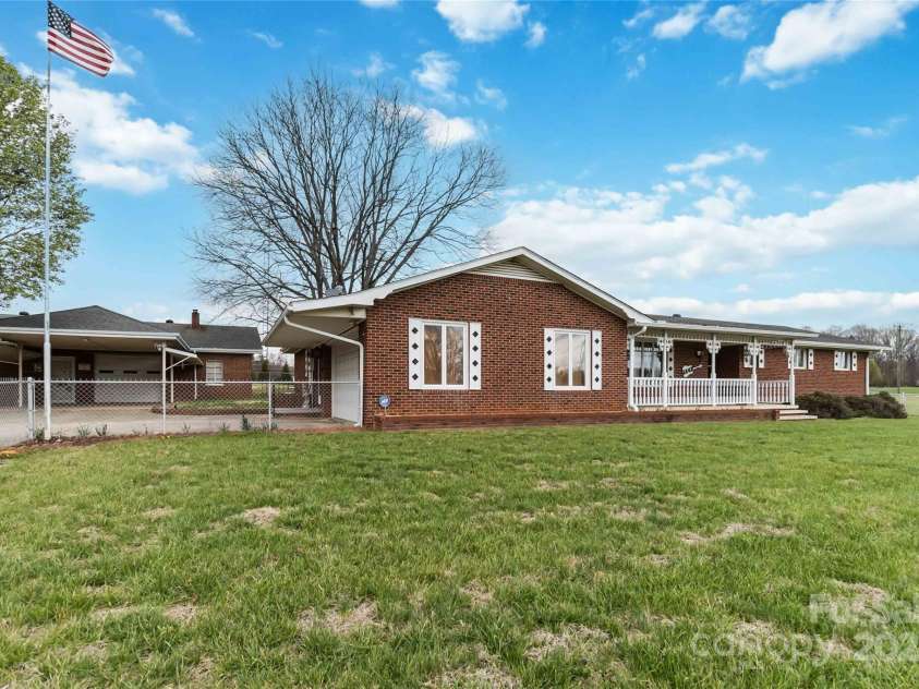 5643 Twinkle Drive, Concord, NC 28025.  MLS# CAR4234733, YatesRealty ID 12634. 