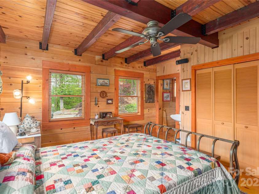 806 Twin Brook Drive, Waynesville, NC 28785.  MLS# CAR4254355, YatesRealty ID 12634. 