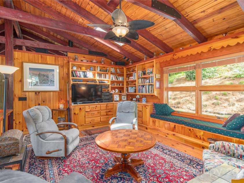 806 Twin Brook Drive, Waynesville, NC 28785.  MLS# CAR4254355, YatesRealty ID 12634. Family Room/Library