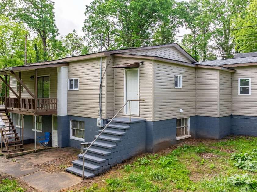 281 Glenwood Drive, Marion, NC 28752.  MLS# CAR4252545, YatesRealty ID 12635. 