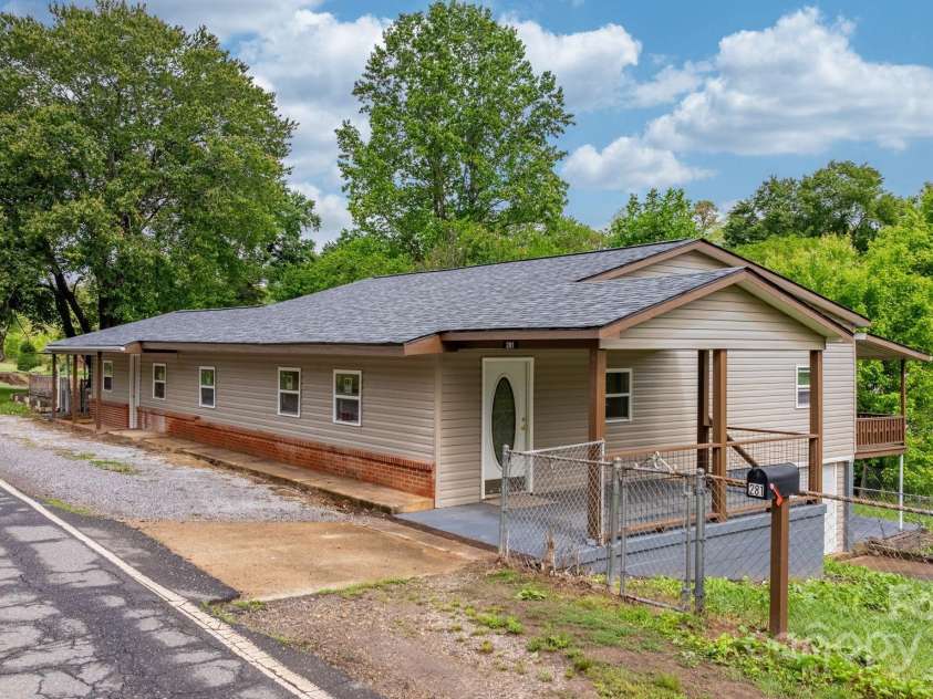 281 Glenwood Drive, Marion, NC 28752.  MLS# CAR4252545, YatesRealty ID 12635. 