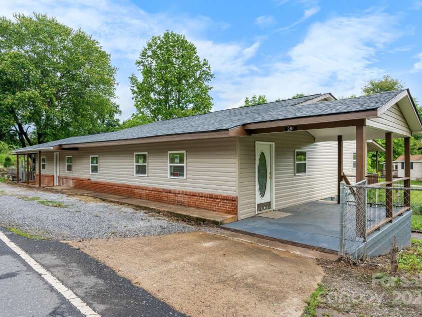 281 Glenwood Drive, Marion, NC 28752.  MLS# CAR4252545, YatesRealty ID 12635. 