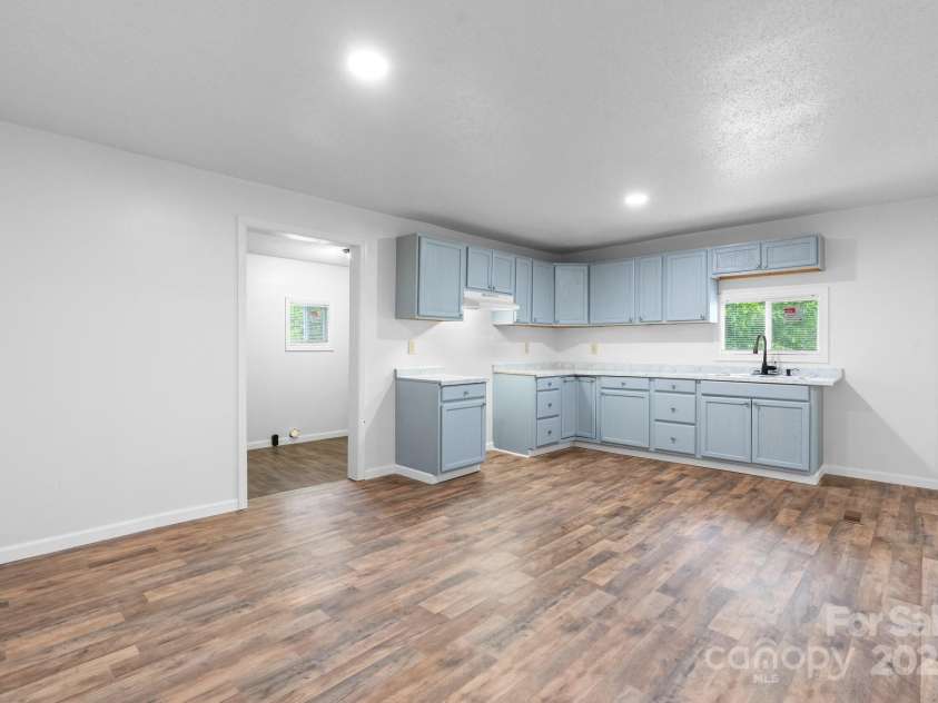 281 Glenwood Drive, Marion, NC 28752.  MLS# CAR4252545, YatesRealty ID 12635. 