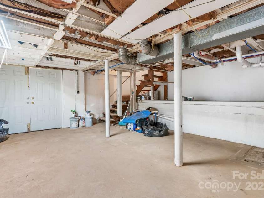 281 Glenwood Drive, Marion, NC 28752.  MLS# CAR4252545, YatesRealty ID 12635. 