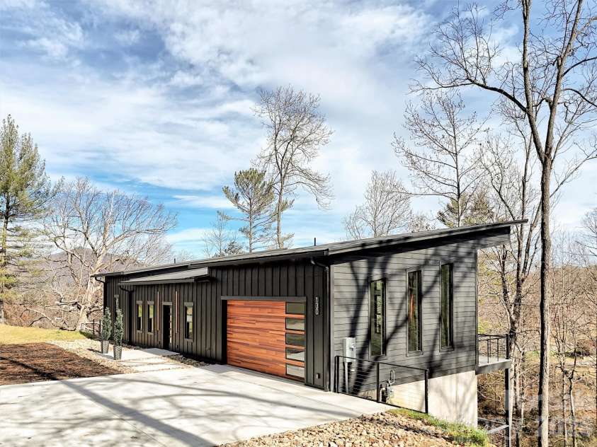 130 Midway Crossing Drive, Clyde, NC 28721.  MLS# CAR4321878, YatesRealty ID 12636. 