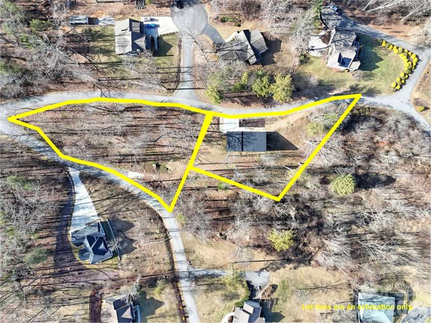 130 Midway Crossing Drive, Clyde, NC 28721.  MLS# CAR4321878, YatesRealty ID 12636. 