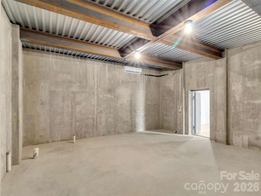 130 Midway Crossing Drive, Clyde, NC 28721.  MLS# CAR4321878, YatesRealty ID 12636. 