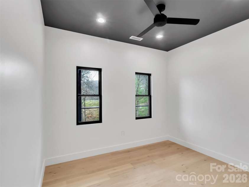 130 Midway Crossing Drive, Clyde, NC 28721.  MLS# CAR4321878, YatesRealty ID 12636. 