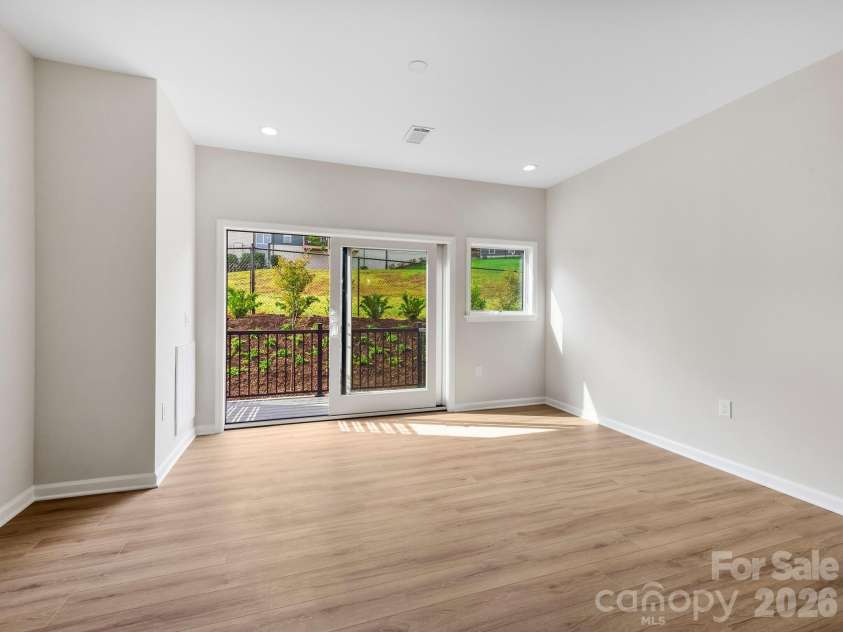 3 Lee Garden Lane, Asheville, NC 28801.  MLS# CAR4328368, YatesRealty ID 12637. 