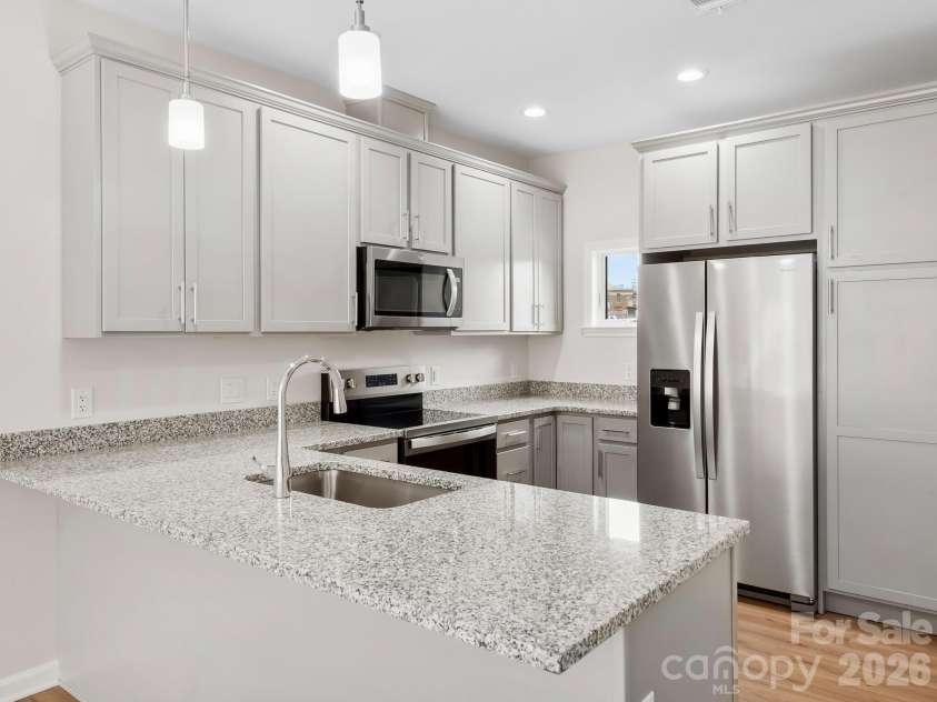 3 Lee Garden Lane, Asheville, NC 28801.  MLS# CAR4328368, YatesRealty ID 12637. 