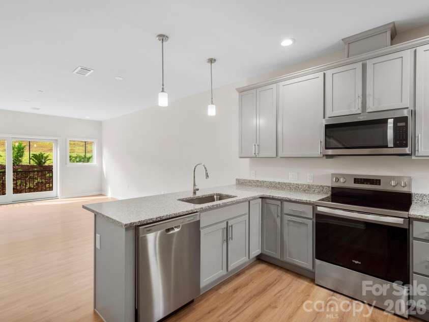 3 Lee Garden Lane, Asheville, NC 28801.  MLS# CAR4328368, YatesRealty ID 12637. 