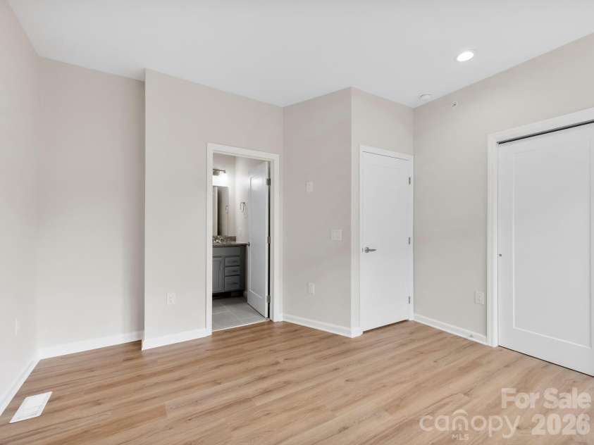 3 Lee Garden Lane, Asheville, NC 28801.  MLS# CAR4328368, YatesRealty ID 12637. 