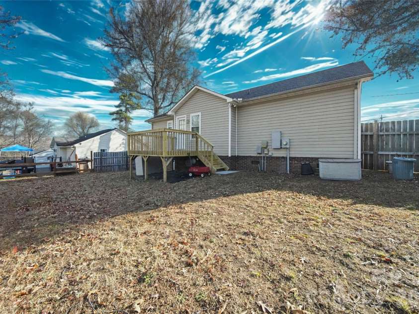 620 Pleasant Avenue, Kannapolis, NC 28081.  MLS# CAR4329657, YatesRealty ID 12638. 